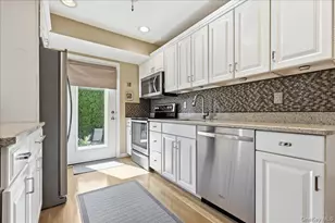 809 Garden Dr, Franklin Square, NY 11010 - Photo 10