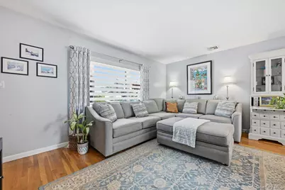 809 Garden Drive, Franklin Square, NY 11010 - Photo 4
