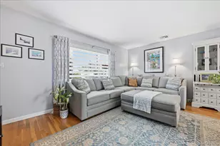 809 Garden Dr, Franklin Square, NY 11010 - Photo 4