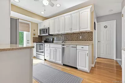 809 Garden Drive, Franklin Square, NY 11010 - Photo 8