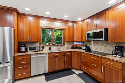 58 Ridge Drive E, Roslyn, NY 11576 - Photo 10
