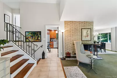 58 Ridge Drive E, Roslyn, NY 11576 - Photo 4