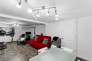58 Ridge Dr E, Roslyn, NY 11576 - Photo 20