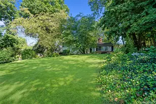 58 Ridge Dr E, Roslyn, NY 11576 - Photo 24