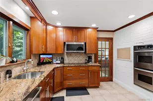 58 Ridge Dr E, Roslyn, NY 11576 - Photo 12