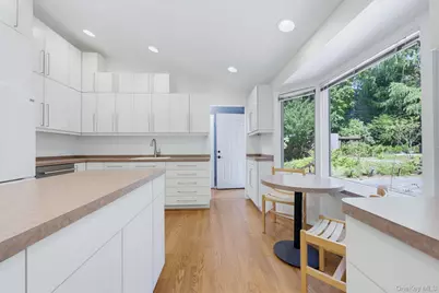 6 Lark Avenue, White Plains, NY 10607 - Photo 16