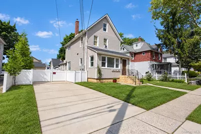 45 Lynbrook Avenue #1, Lynbrook, NY 11563 - Photo 2