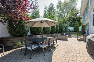 15 Pound Ridge Rd, Plainview, NY 11803 - Photo 34