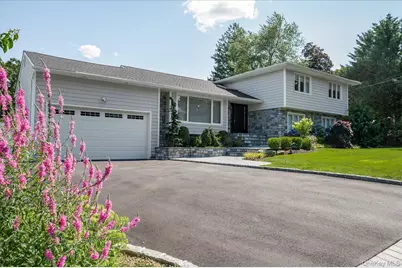 15 Pound Ridge Road, Plainview, NY 11803 - Photo 2