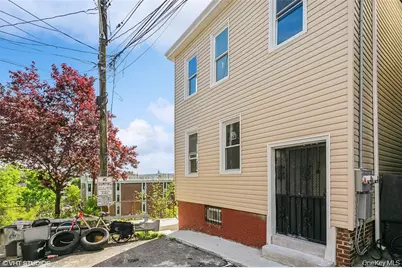 15 Stewart Place, Yonkers, NY 10701 - Photo 1