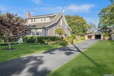 515 Gillette Avenue, Bayport, NY 11705 - Photo 2