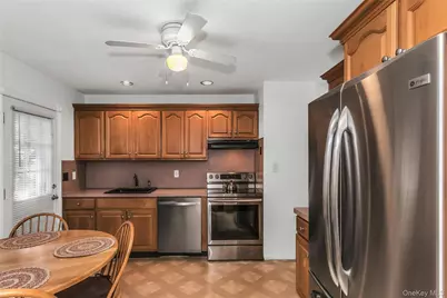 160 Overlook Drive, East Islip, NY 11730 - Photo 14
