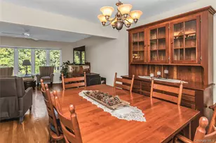 160 Overlook Dr, East Islip, NY 11730 - Photo 10