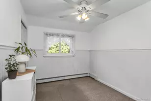 160 Overlook Dr, East Islip, NY 11730 - Photo 18