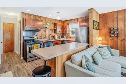 7 Beacon Drive, Sound Beach, NY 11789 - Photo 6