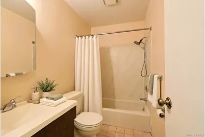 8 Foxwood Drive #8, Pleasantville, NY 10570 - Photo 10