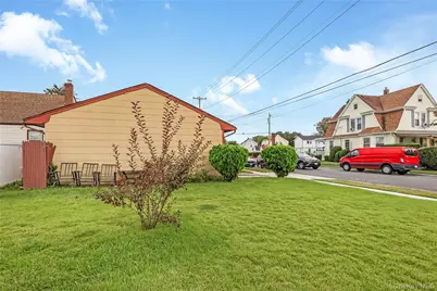 150 Holly Avenue, Hempstead, NY 11550 - Photo 4