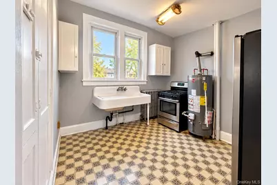 26 Hasbrouck Street, Newburgh, NY 12550 - Photo 4