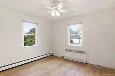 439 9th Street, West Babylon, NY 11704 - Photo 18