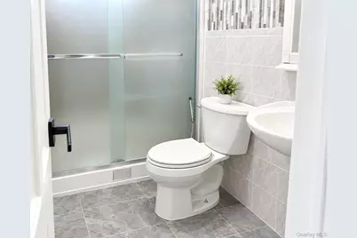 9513 107th Street, Ozone Park, NY 11416 - Photo 2