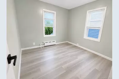9513 107th Street, Ozone Park, NY 11416 - Photo 4