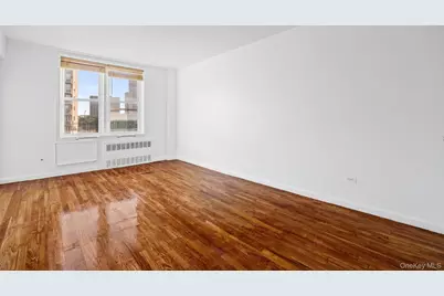 63-11 Queens Boulevard #D3, Woodside, NY 11377 - Photo 8