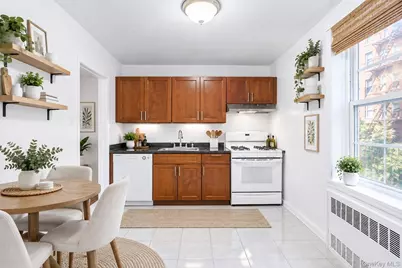 63-11 Queens Boulevard #D3, Woodside, NY 11377 - Photo 4