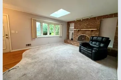 392 Coleridge Street, Levittown, NY 11756 - Photo 14