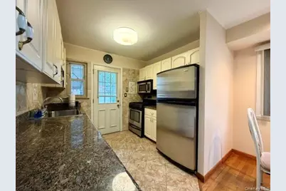 392 Coleridge Street, Levittown, NY 11756 - Photo 12