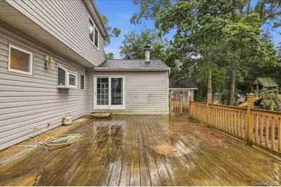80 Ackerly Lane, Ronkonkoma, NY 11779 - Photo 14