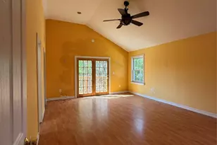 568 Park Ave, West Hempstead, NY 11552 - Photo 12