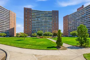 61-15 98th St, Rego Park, NY 11374 - Photo 22