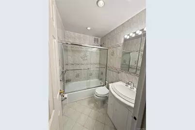 85 10 151st Ave #5G, Howard Beach, NY 11414 - Photo 14