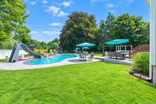 7 Hewlett Ave, Patchogue, NY 11772 - Photo 2