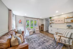 7 Hewlett Ave, Patchogue, NY 11772 - Photo 4