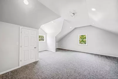 7 Hewlett Avenue, Patchogue, NY 11772 - Photo 18