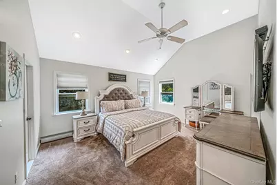 7 Hewlett Avenue, Patchogue, NY 11772 - Photo 12