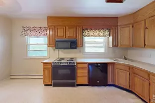 661 Warren Ave, Thornwood, NY 10594 - Photo 6