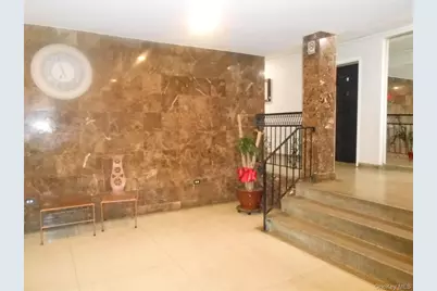 131-11 Kew Gardens Road #1O, Richmond Hill, NY 11418 - Photo 6