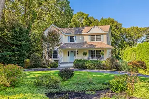 7 Holly Ln, Port Jefferson, NY 11777 - Photo 2
