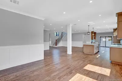 1370 Noel Court, Merrick, NY 11566 - Photo 32