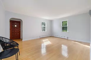 1 Henry Ct, Nanuet, NY 10954 - Photo 2
