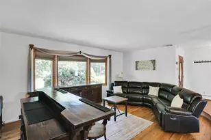 96 McCulloch Dr, Dix Hills, NY 11746 - Photo 8