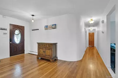 96 McCulloch Drive, Dix Hills, NY 11746 - Photo 6