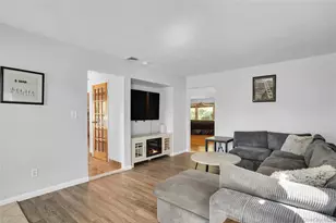 96 McCulloch Dr, Dix Hills, NY 11746 - Photo 24