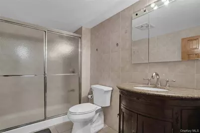 96 McCulloch Drive, Dix Hills, NY 11746 - Photo 34