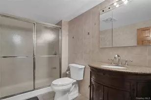 96 McCulloch Dr, Dix Hills, NY 11746 - Photo 34
