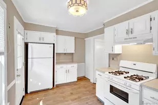 77 Elton Rd, Garden City, NY 11530 - Photo 22