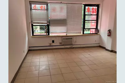 133-51 Roosevelt Avenue #2FL front, Flushing, NY 11354 - Photo 2
