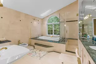 4 Ariana Ct, Oyster Bay, NY 11771 - Photo 18